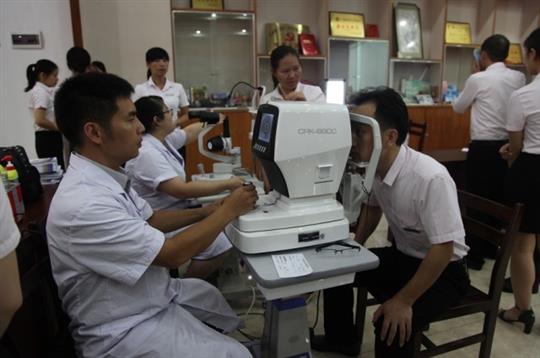 集团和开元电竞-开元(中国)
公司组织员工开展爱眼健康检查